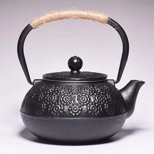 The Heiwa Japanese Style Cast Iron Teapot